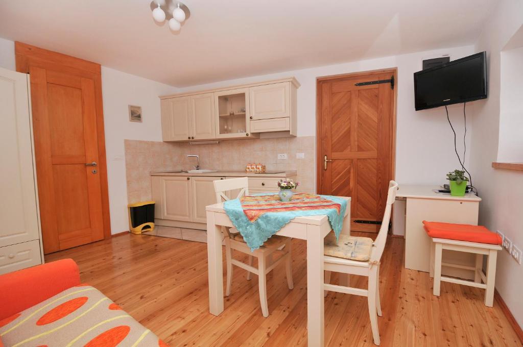 Apartments Tonkli Logje Rom bilde